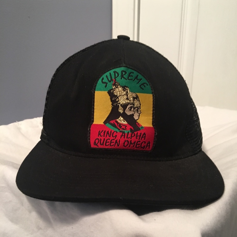 Supreme Mesh Trucker Alpha/Omega